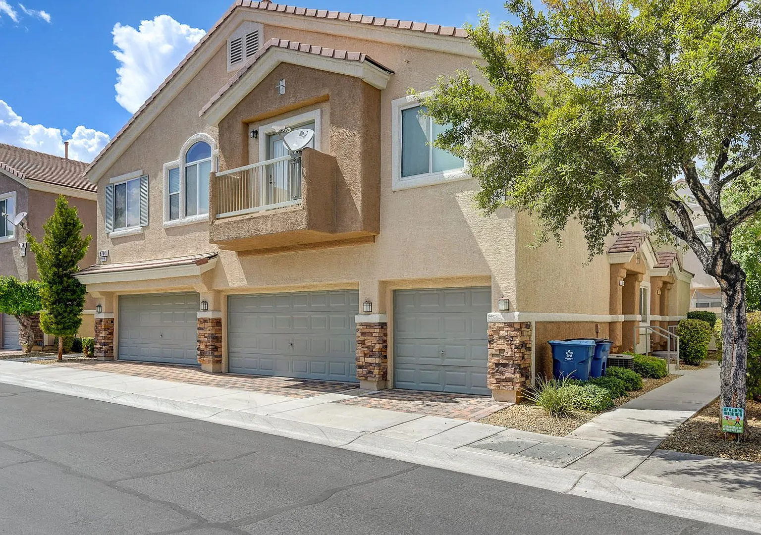Great floorplan in a desirable location. — Photo 2