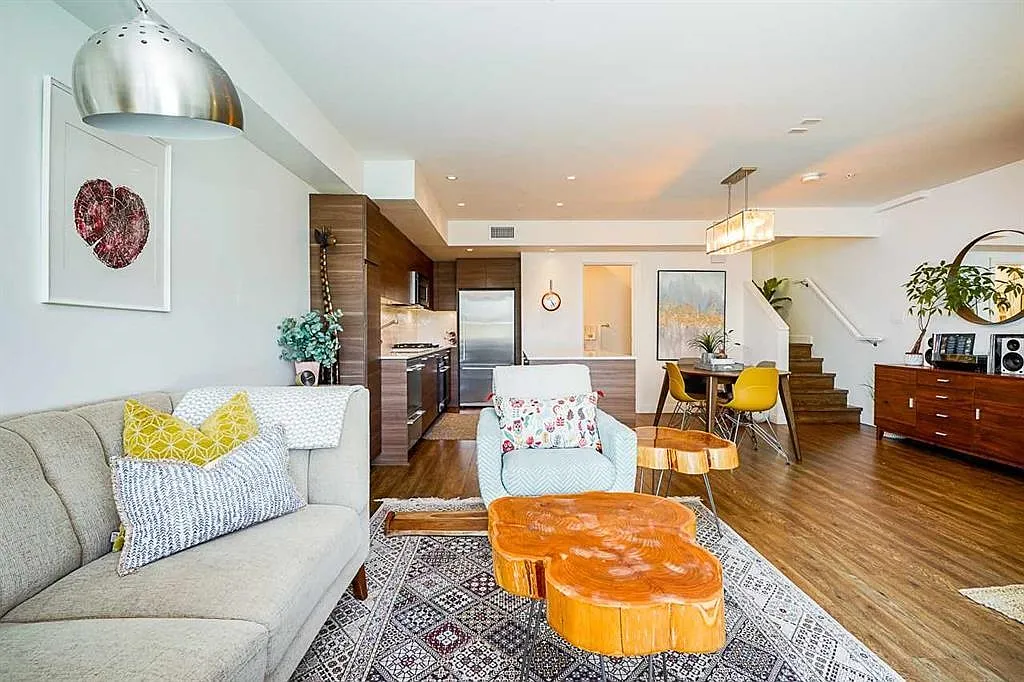 2 bed, 954 sqft, $3,300 — Photo 1