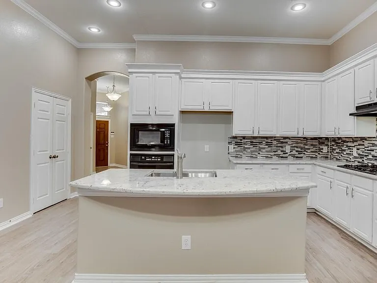 4513 Rock Creek Ln — Photo 7