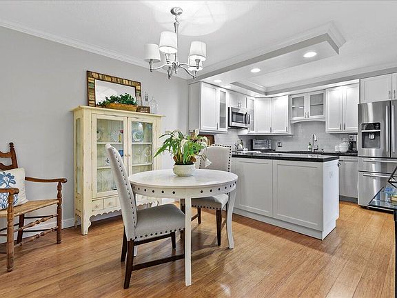 3rd image of 1811 18th Ln