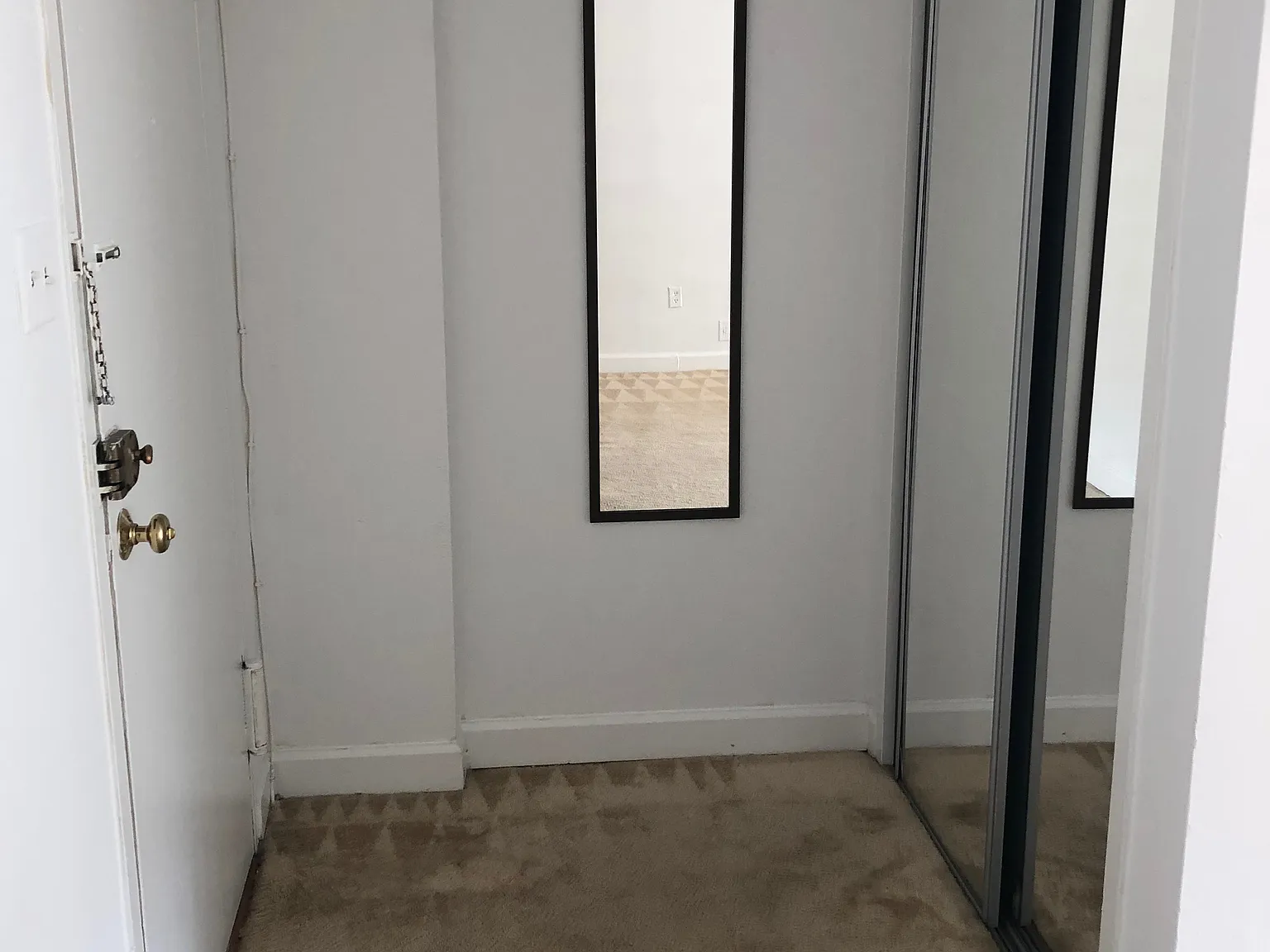 Studio, 437 sqft, $1,625 — Photo 3