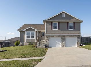 2726 Elm Creek Dr, Junction City, KS 66441