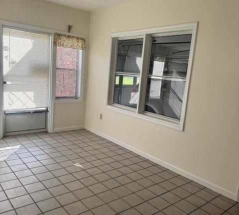 4th image of 5677 Bentley Rd