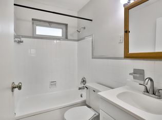 137 E Lockwood Ave #2-C, Saint Louis, MO 63119