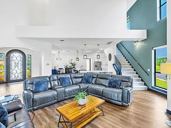 4th image of 411 Cielo Cir