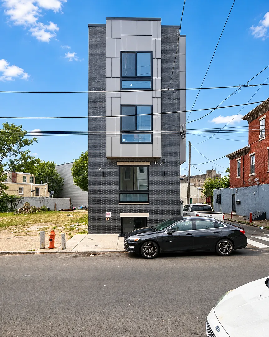 122 E Cumberland St — Photo 1