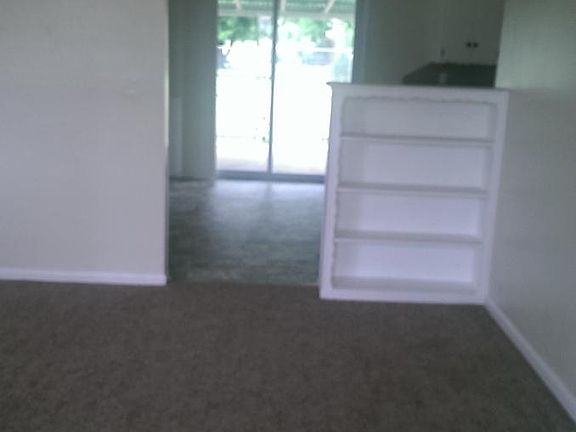 5th image of 709 Plaza Dr