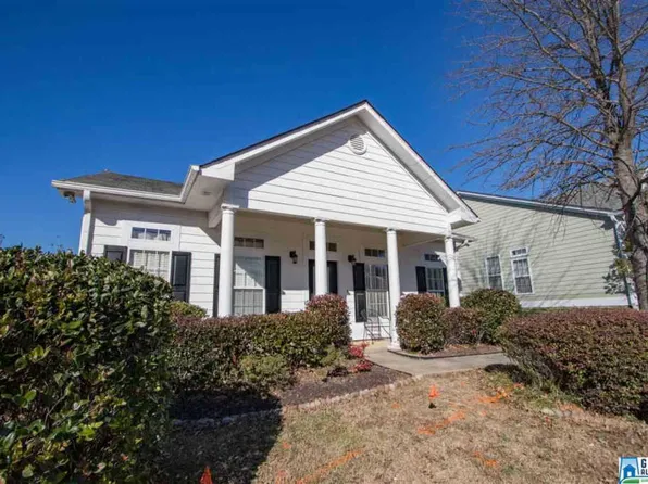 6189 N Clubview Cir, Bessemer, AL 35022