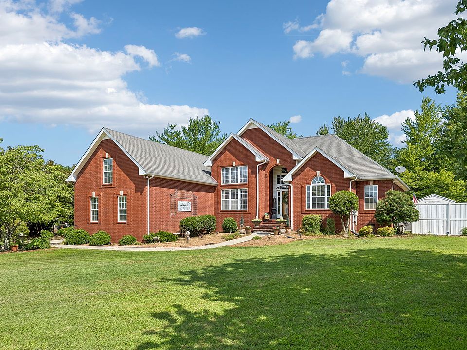1st image of 319 Cherry Ln