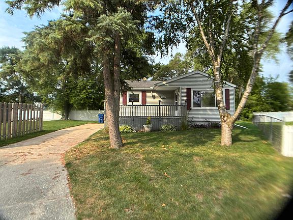 2nd image of 301 W Jeanette St