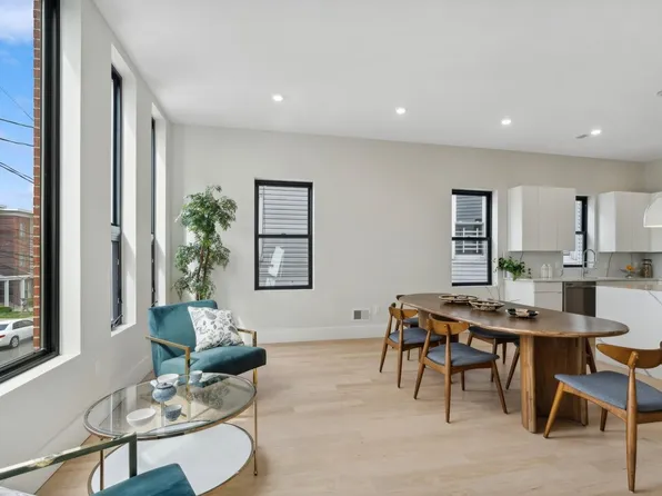 220 Freeman Avenue image 3 of 47