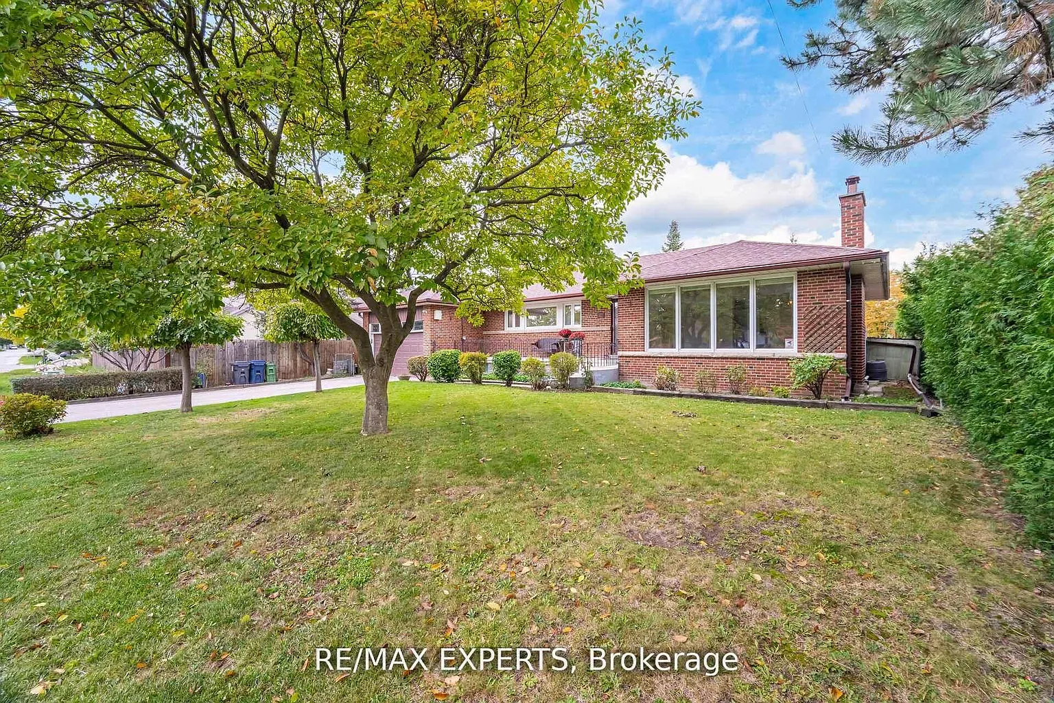 42 Cowley Ave photo 1