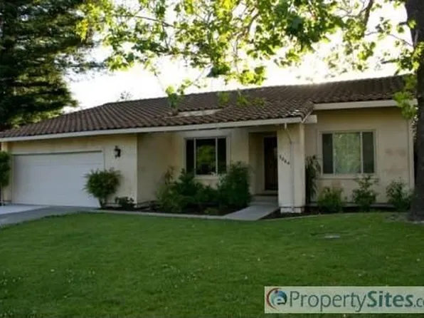 7064 Riverside Blvd, Sacramento, CA 95831