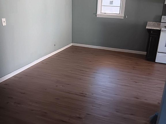 4th image of 608 N Jackson St