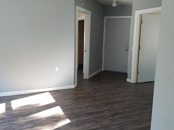 2nd image of 613 W Knox Ave #1
