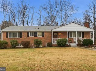 5955 Edgewood Ln, Alexandria, VA 22310