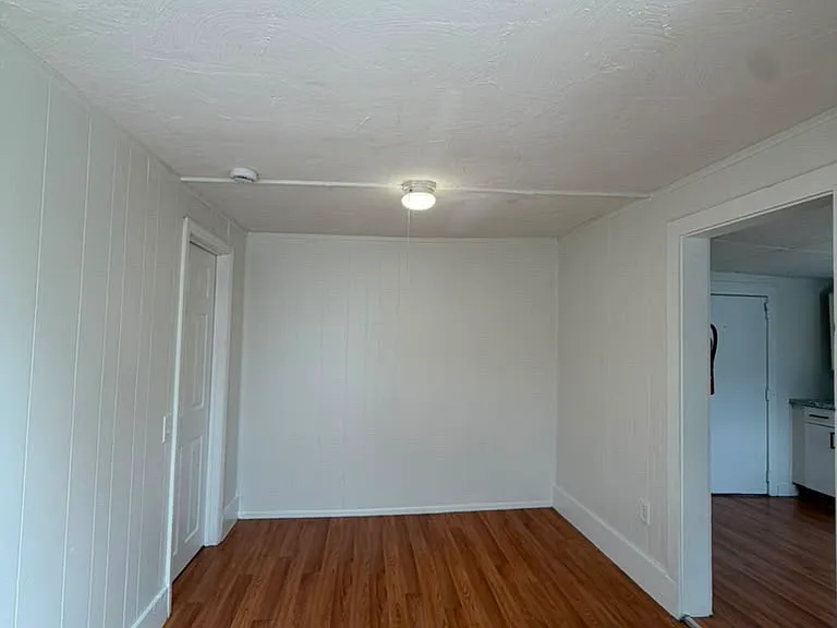 28 W Main St #6 — Photo 4