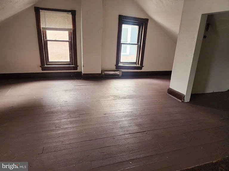 118 S 6th Ave — Photo 7