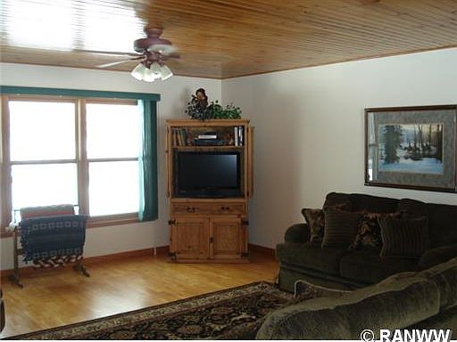 3rd image of 810 Point Comfort Road