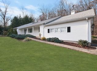 14 Burnett Dr, Chester, NJ 07930