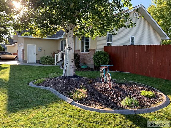 2nd image of 2955 E Brownstone Cir