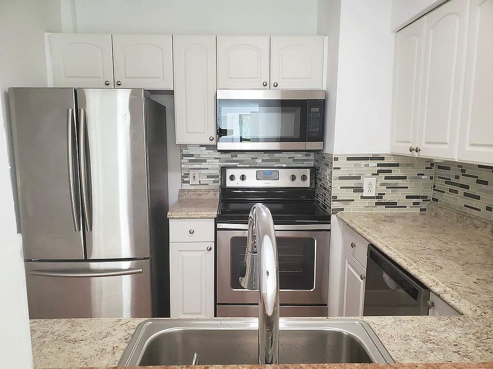 1st image of 108 NW 22nd St #2