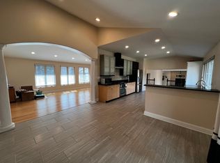 18W710 31st St, Oak Brook, IL 60523