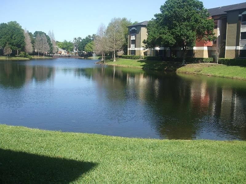6 Acre Lake