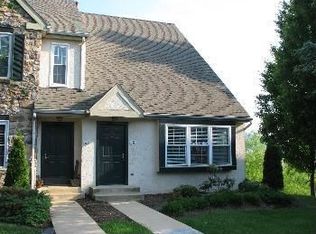 10 Dover Ct, Morgantown, PA 19543