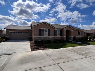 3205 N Noyes Ct, Visalia, CA 93291