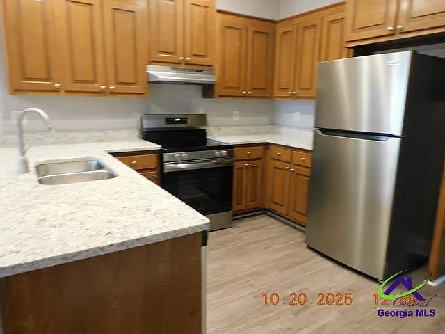 3 bed, 2.0 bath, 1250 sqft, $1,495 — Photo 3