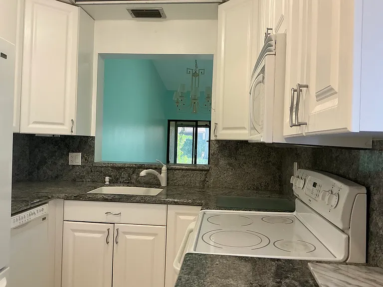 3872 Vine Trl #D — Photo 11