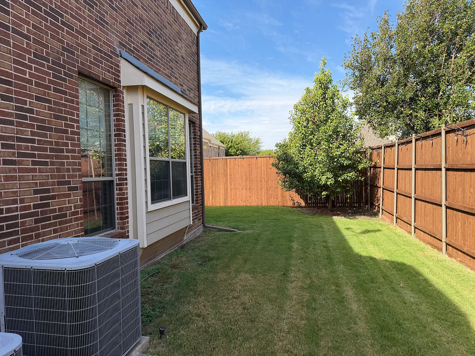 5 bed, 4.5 bath, 5012 sqft, $5,100 — Photo 3