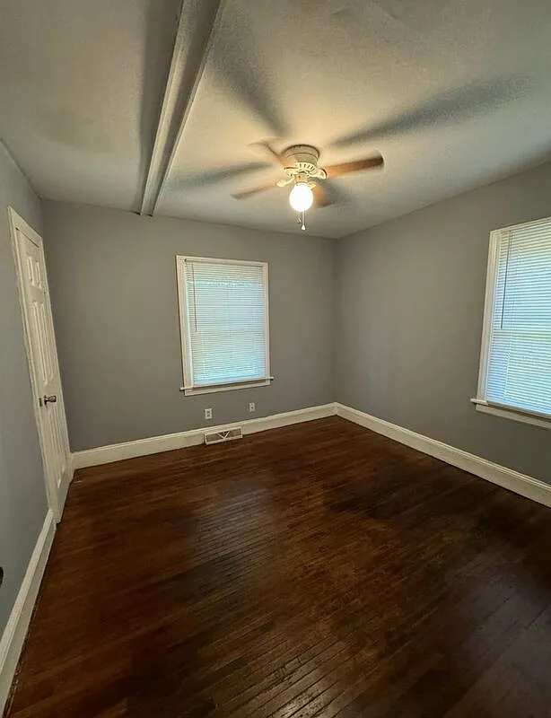 2 bed, 1.0 bath, 929 sqft, $1,385 — Photo 4