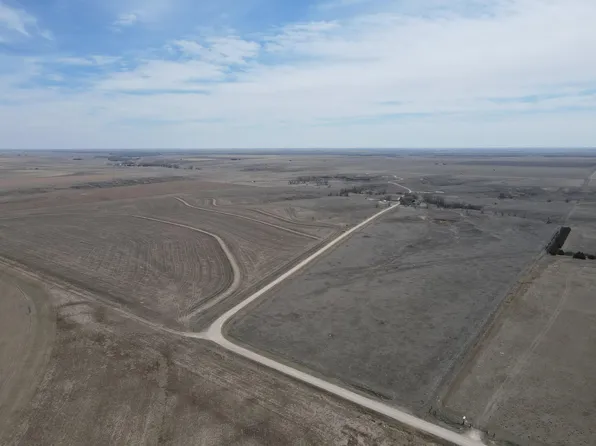 206 N Longhorn Rd, Dighton, KS 67839