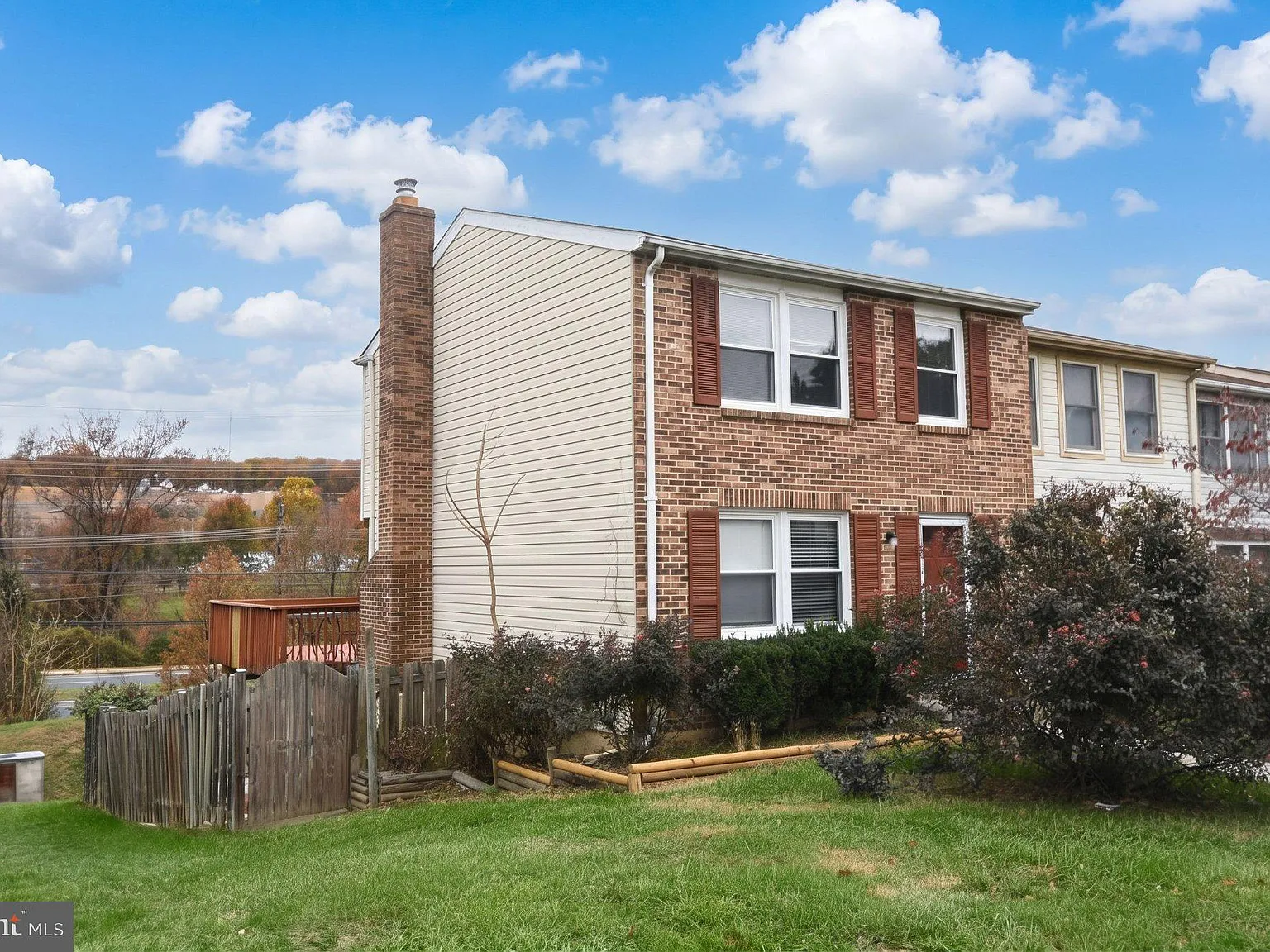2 bed, 3.0 bath, 1540 sqft, $2,300 — Photo 3