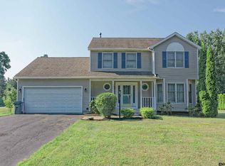 59 Glade Dr, Schenectady, NY 12309