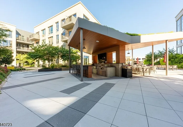 7 Jessica Ln — Photo 3