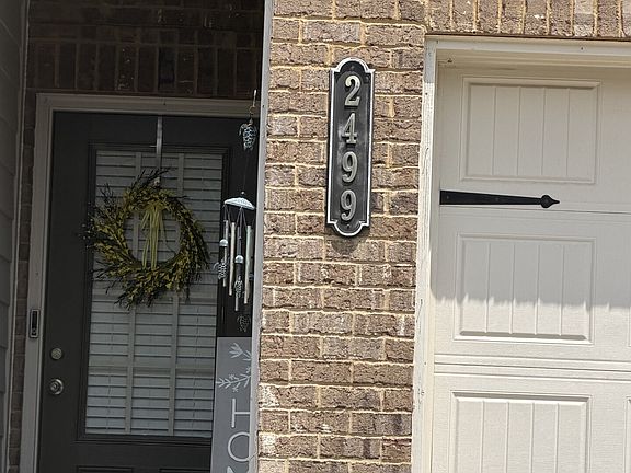 2nd image of 2499 Irwell Way