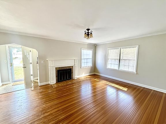 4th image of 426 Cornwall Ave