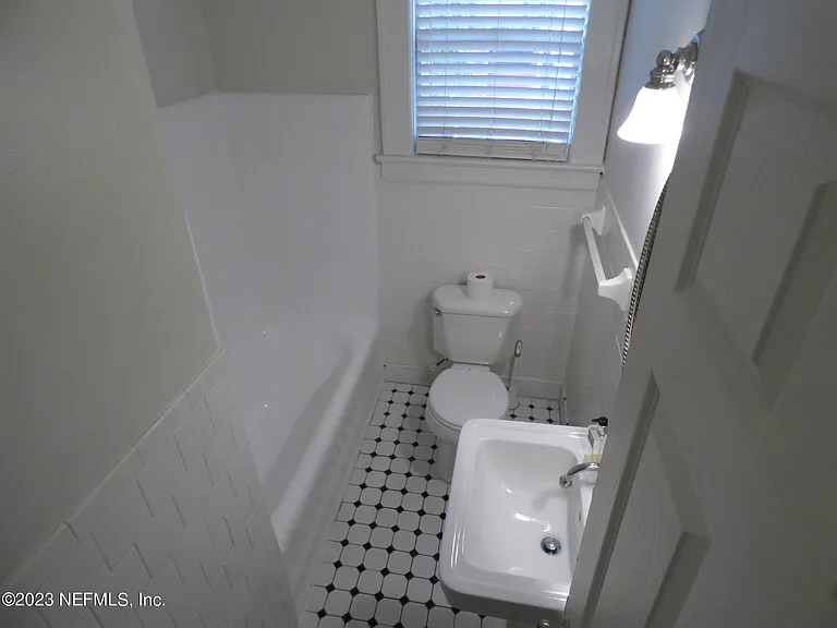 2671 College St — Photo 24