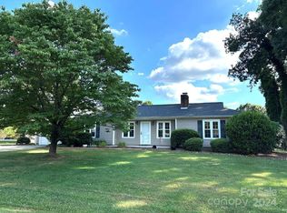 4395 Vine Arbor Dr, Hickory, NC 28602
