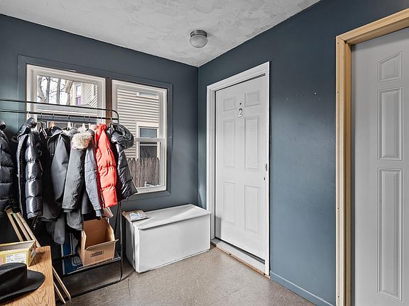 3rd image of 1813 Dayton Ave