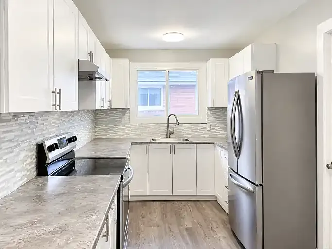 3 bed, 1.0 bath, $2,400 — Photo 3