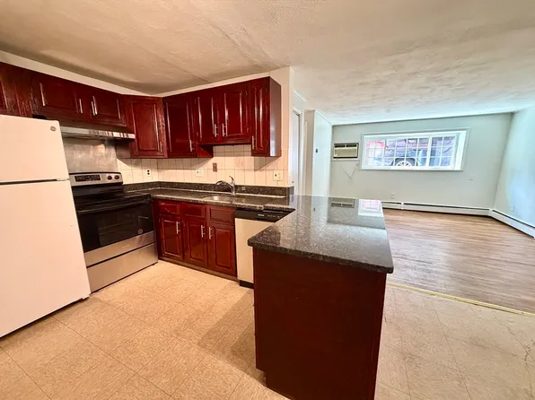 15 Staples Ave APT 18, Everett, MA 02149