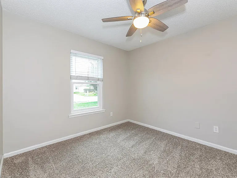12639 Ashmore Green Dr N — Photo 13