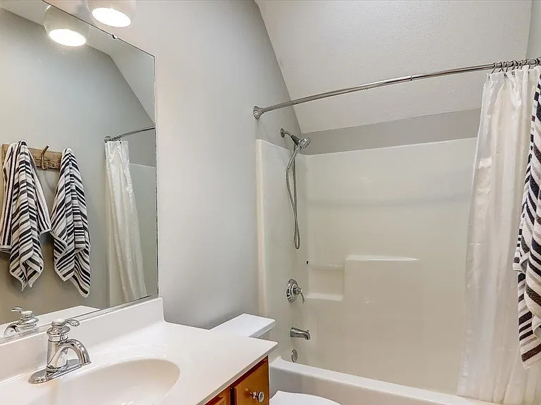 11 Oakhaven Ter — Photo 37