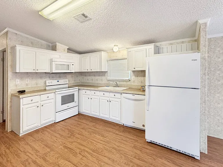 7568 SE Swan Ave — Photo 8