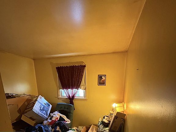 5th image of 950 Bridgeton Ave