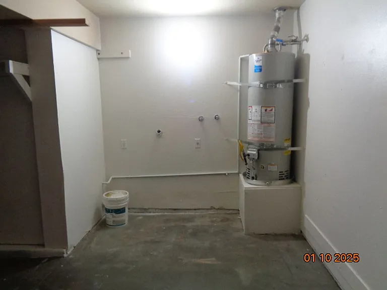 1630 Gardenia Ct — Photo 8